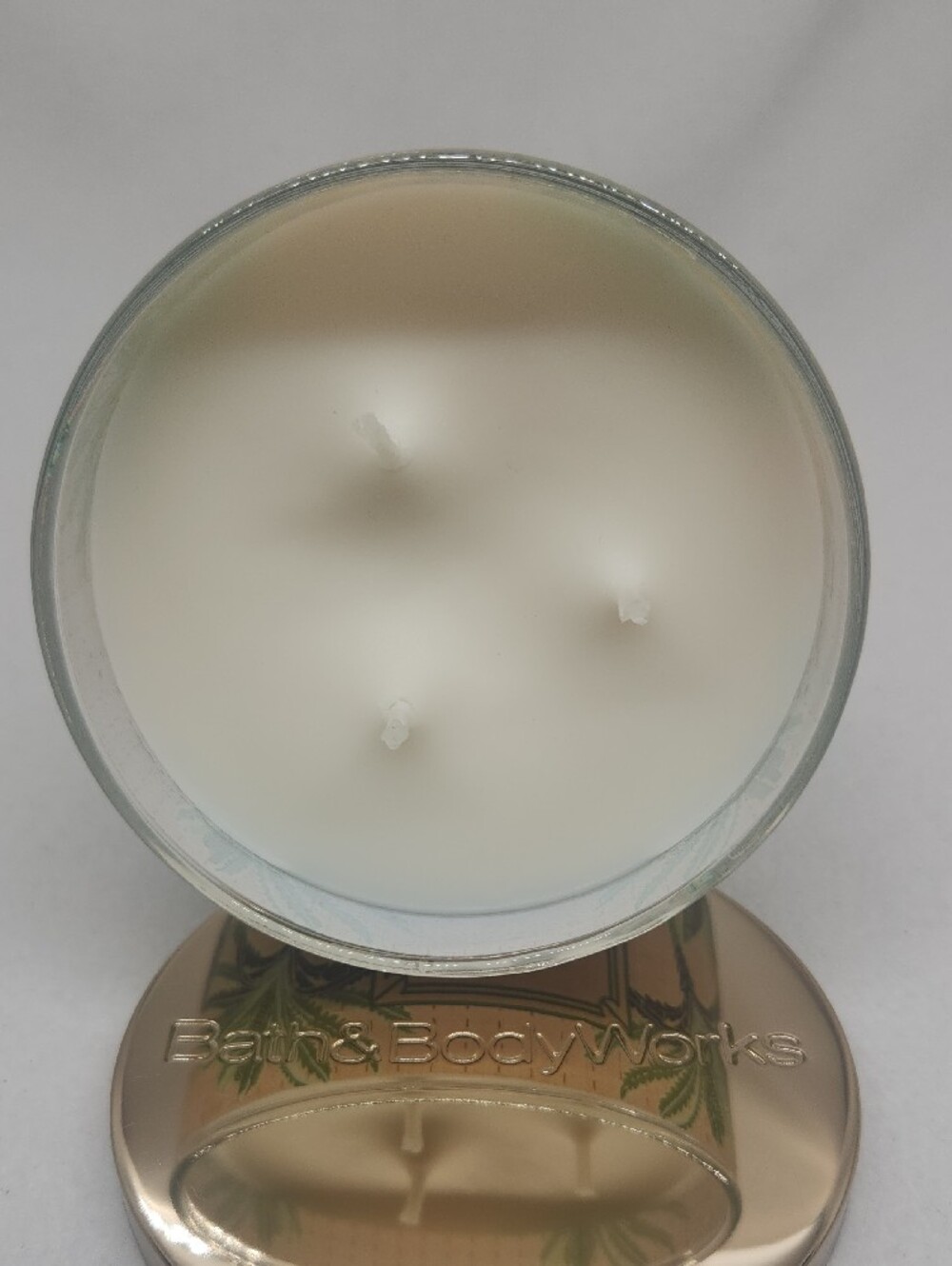 Bath & Body Works Waikiki Beach Coconut 3-Wick Candle New - Picture 4 of 5